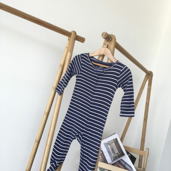 Striped Pajamas ชุดนอนคอกลมขายาวลายทาง