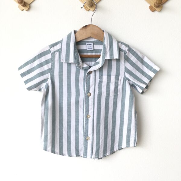 Straight line Shirt เสื้อเชิ้ต ลายเส้นตรง