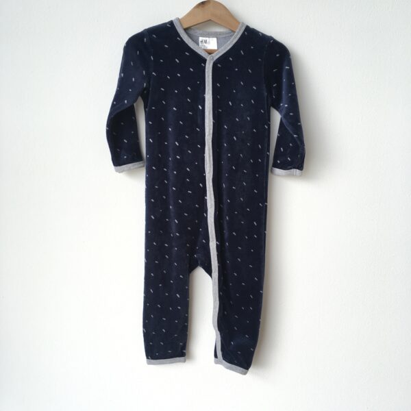 Linear Pajamas ชุดนอนคอกลมขายาวลายเส้นตรง