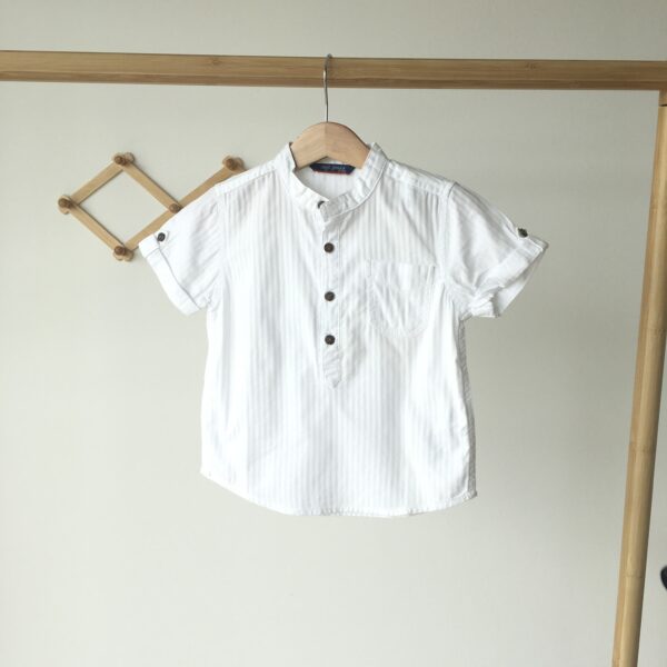 Shirt เสื้อเชิ้ตสีขาว