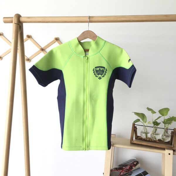 Arena swimming thermal top เสื้อสำหรับว่ายน้ำ