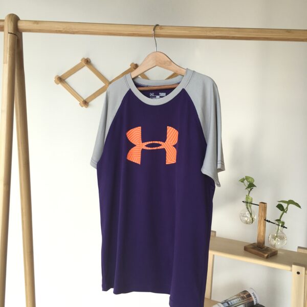 Purple Shirt เสื้อยืดสีม่วง