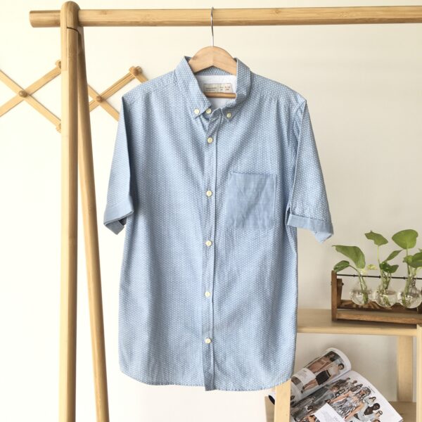 Blue Shirt เสื้อเชิ้ตสีฟ้าแขนสั้น