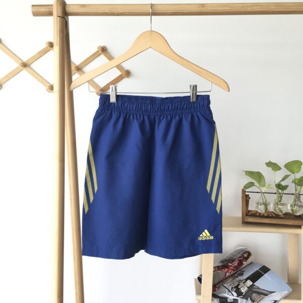 Blue sports shorts กางเกงกีฬาขาสั้นสีน้ำเงิน