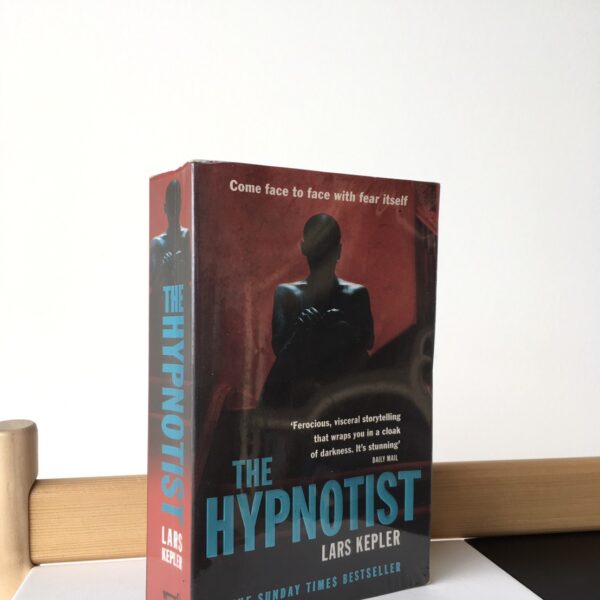 The Hypnotist หนังสือ