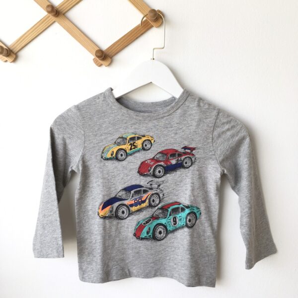 Long sleeve t-shirt with car print เสื้อยืดแขนยาวลายรถ