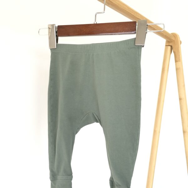 Green Leggings กางเกงเลกกิ้ง สีเขียว