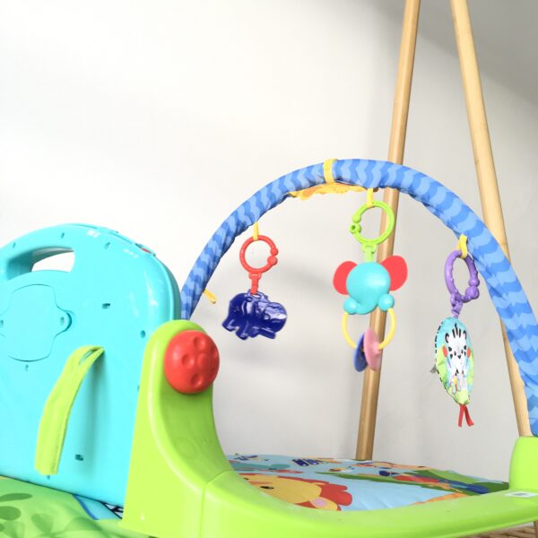 Piyanolu Jimnastik Merkezi เปียโนและของเล่นเด็ก