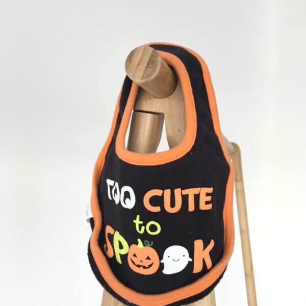 "Too Cute to Spook" Baby Bib ผ้ากันเปื้อนเด็ก