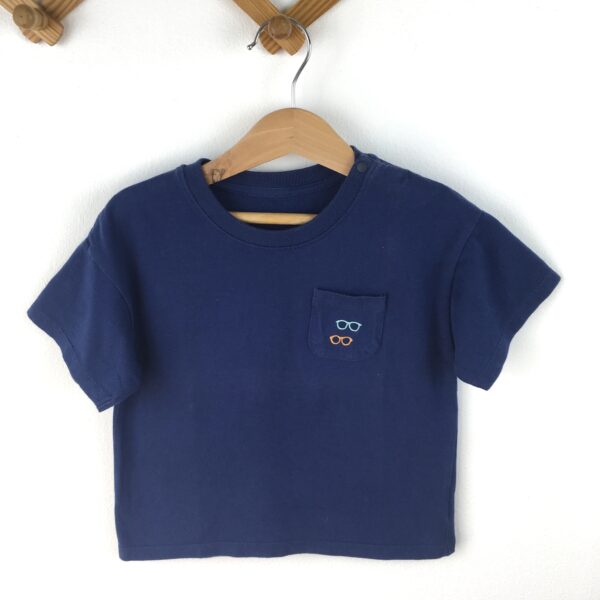 T-Shirt เสื้อยืดสีกรมลายแว่นตาที่กระเป๋า